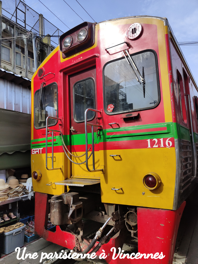 marché du train bangkok